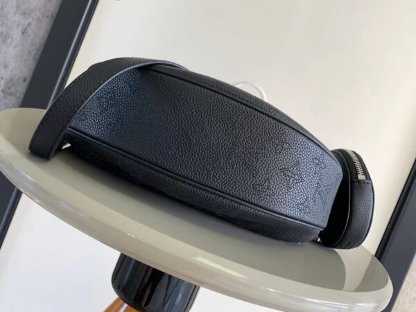 Louis Vuitton Baia Small Handbag  - Black - Image 3